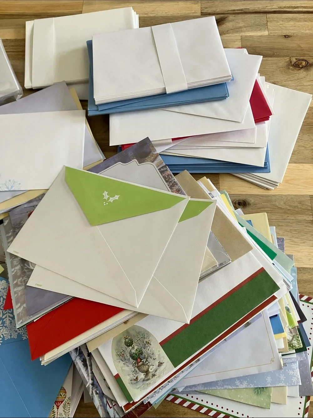 Bundle of 200 New/Unused Envelopes - Plain and Holiday Themed - Picture 2 of 4